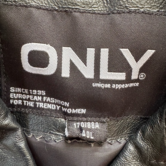 Women’s Leather Jacket Grunge Type Belted Button Close Size 40L Black - Picture 7 of 8